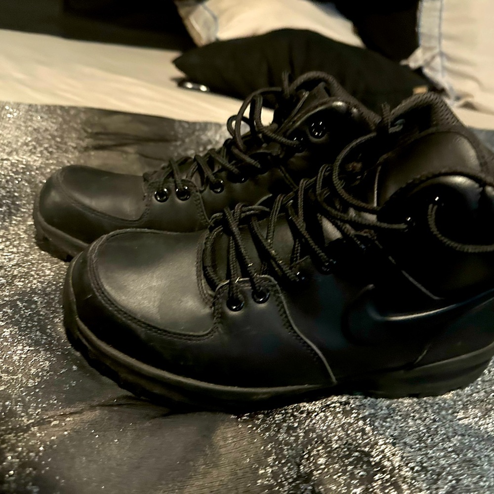 Nike manoa  boots for sale